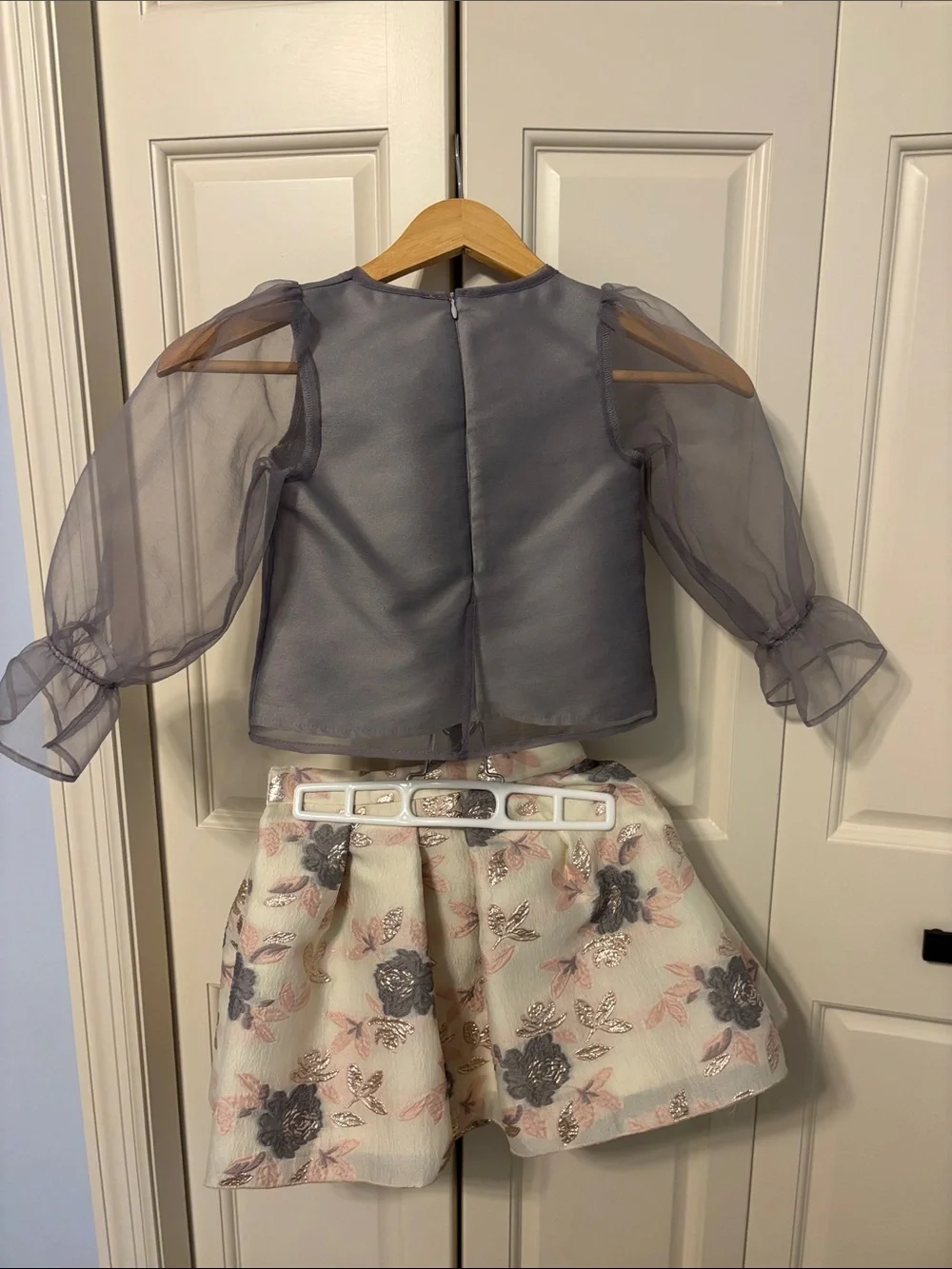 Girls Two-Piece Floral Skirt & Sheer Sleeve Top - Gray & Cream